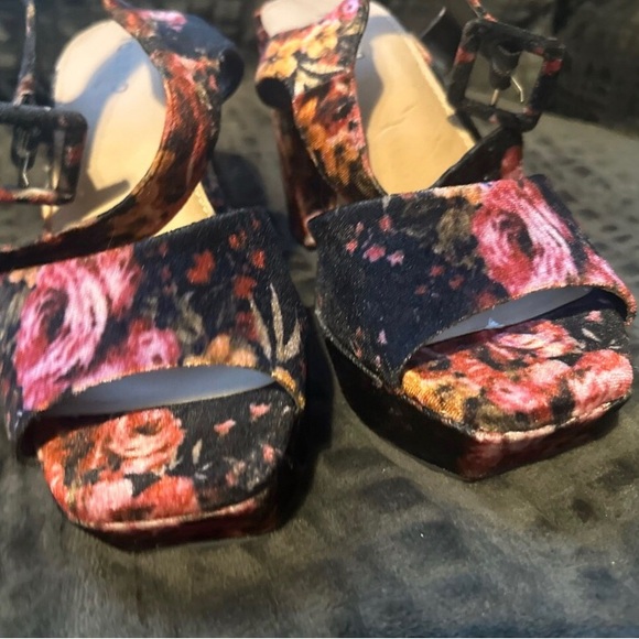 Torrid Floral Velvet Platform Sandal - Picture 5 of 5